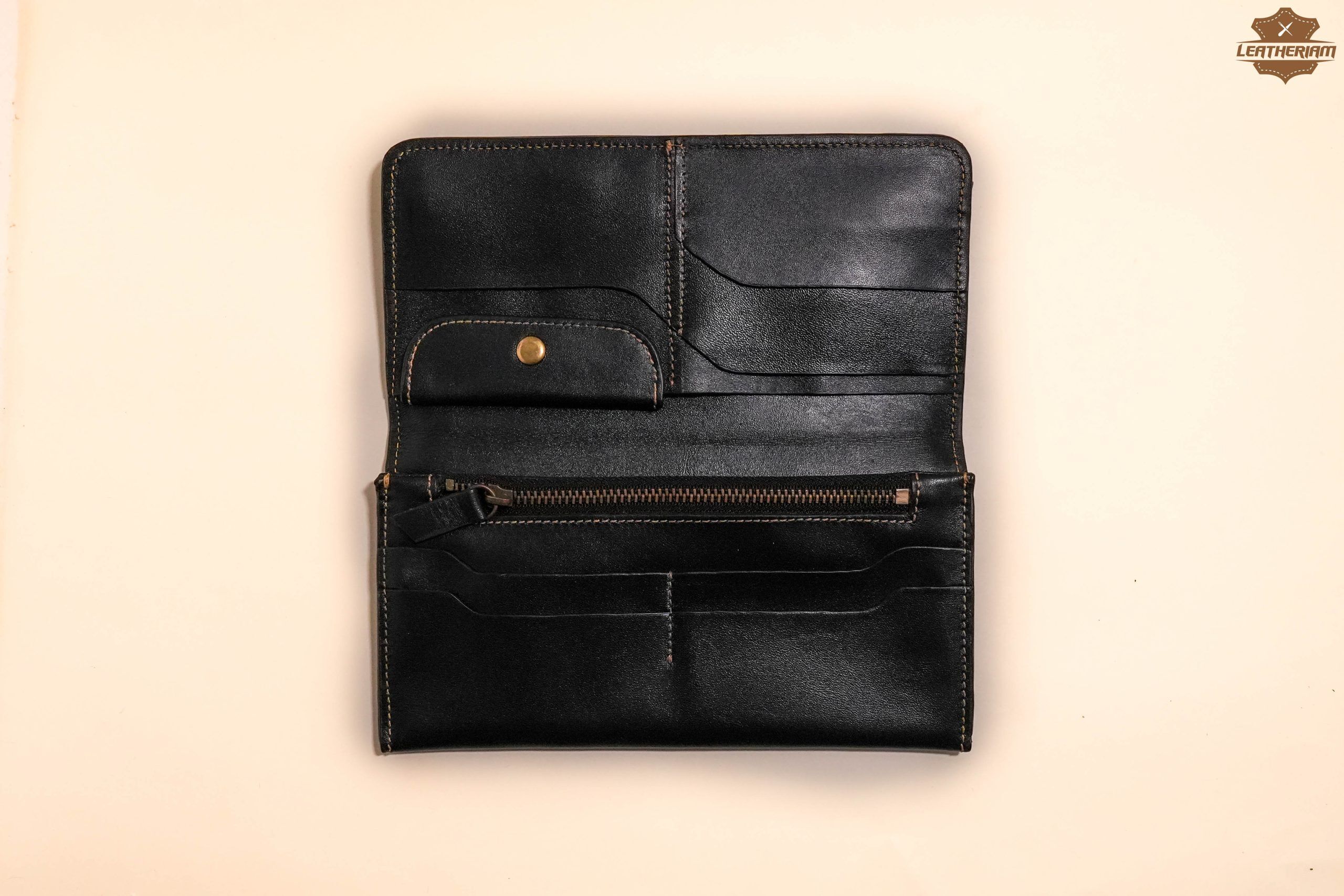 Premium Black - Image 5